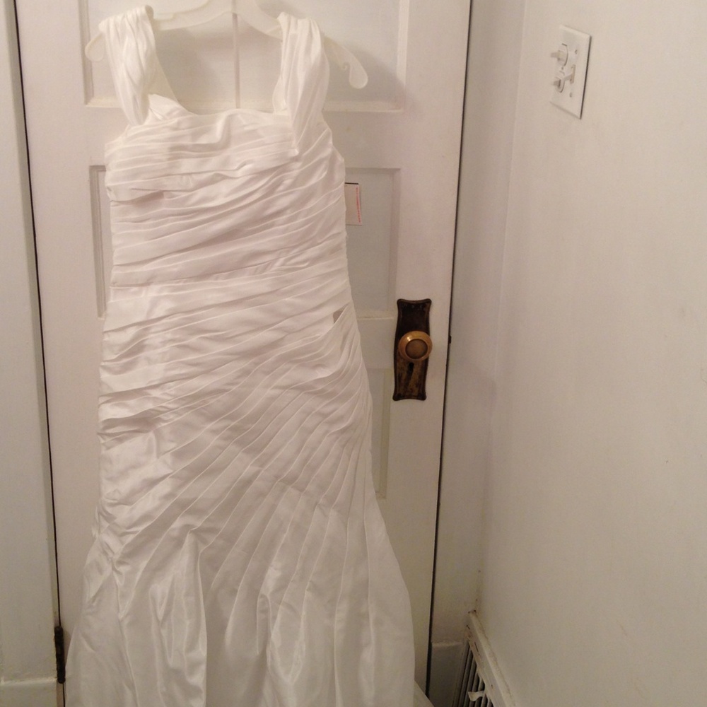 David's Bridal Elegant White Gown